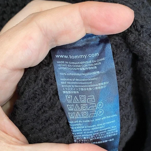 Tommy Hilfiger Men's Black Quarter-Zip Sweater - Picture 4 of 5